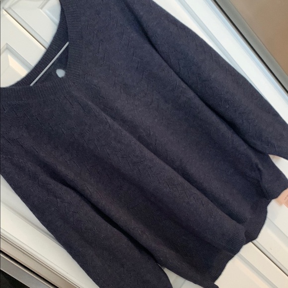 BloomChic Navy Sweater. Soft. Pretty back detail. NWT. Size 14-16 - Picture 1 of 6